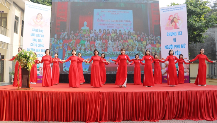 Hội LHPN Thành phố Hà Nội Truyền thông phòng ngừa ung thư vú, ung thư cổ tử cung cho phụ nữ  xã Quốc Oai- Ảnh 4.