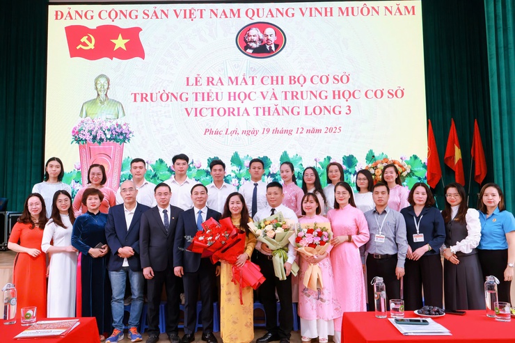 Lễ ra mắt Chi bộ đảng cơ sở: Trường Tiểu học và THCS Victoria Thăng Long 3- Ảnh 4.