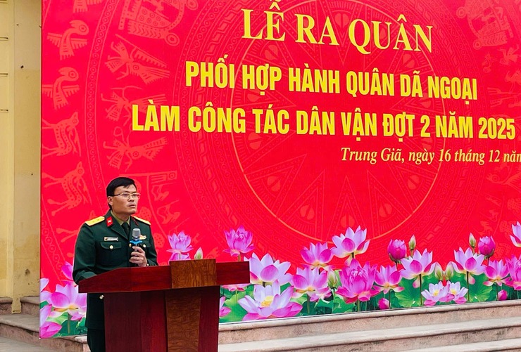 HƠN 200 CÁN BỘ, CHIẾN SĨ RA QUÂN HÀNH QUÂN DÃ NGOẠI LÀM CÔNG TÁC DÂN VẬN TẠI XÃ TRUNG GIÃ- Ảnh 3.