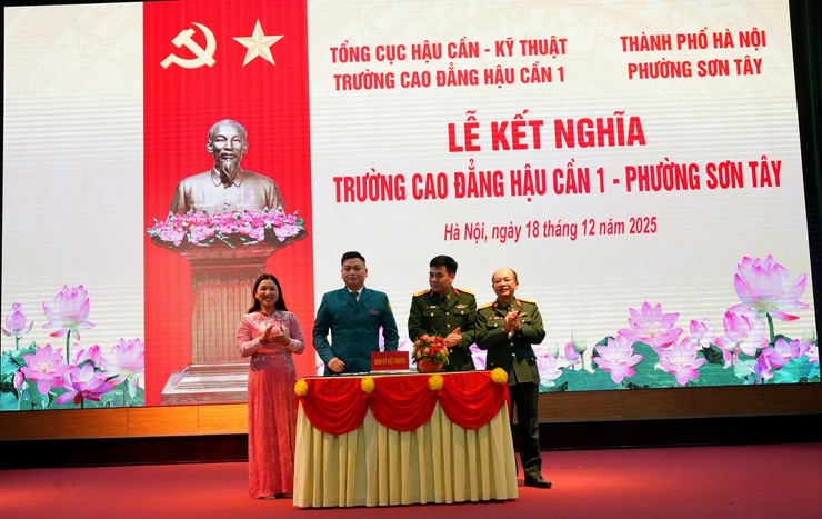 BCH Quân sự phường Sơn Tây ký kết nghĩa với Trường Cao đẳng Hậu cần I- Ảnh 5.