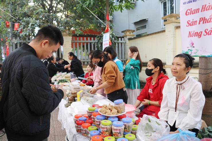 Hội LHPN Thành phố Hà Nội Truyền thông phòng ngừa ung thư vú, ung thư cổ tử cung cho phụ nữ  xã Quốc Oai- Ảnh 16.