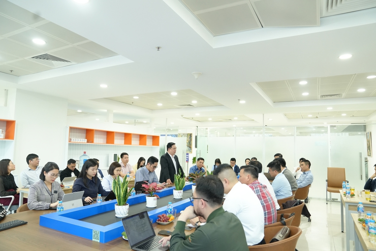 Trung tâm Phục vụ hành chính công thành phố Hà Nội làm việc với Đoàn công tác tỉnh Hưng Yên- Ảnh 1.