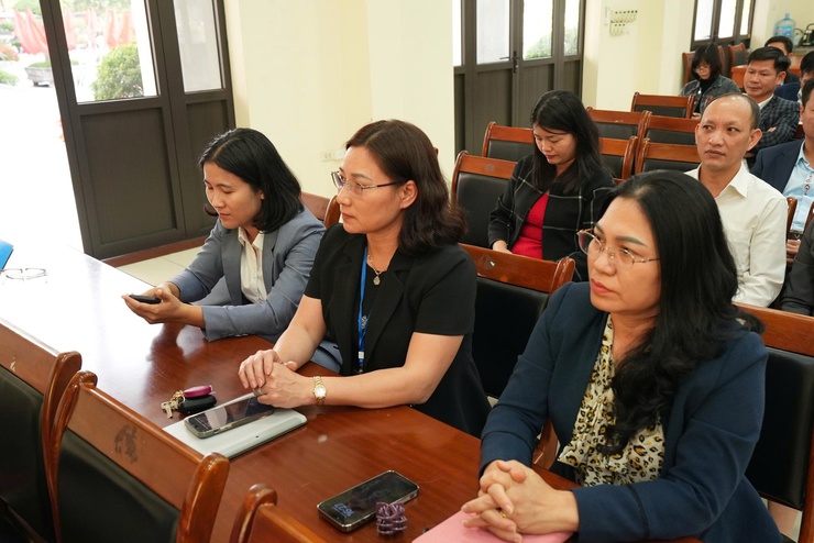 UBND xã Thiên Lộc tổ chức Hội nghị tổng kết công tác thu thuế sử dụng đất phi nông nghiệp năm 2025- Ảnh 4.