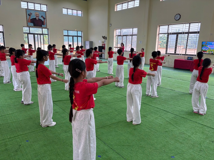 Tam Hưng chấm thi Hội thi giáo viên dạy giỏi cấp tiểu học năm học 2025 – 2026- Ảnh 3.