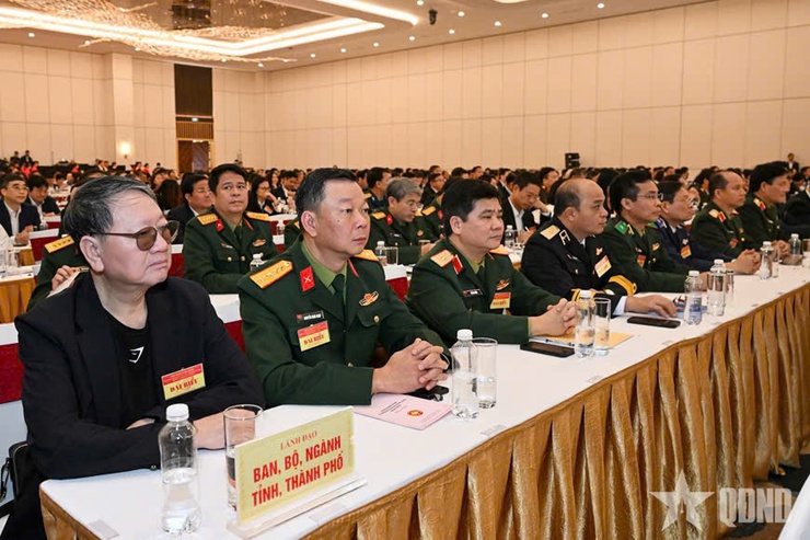 Xã Thanh Trì:  Dự trực tuyến Hội nghị toàn quốc tổng kết công tác tuyên giáo và dân vận năm 2025- Ảnh 2.