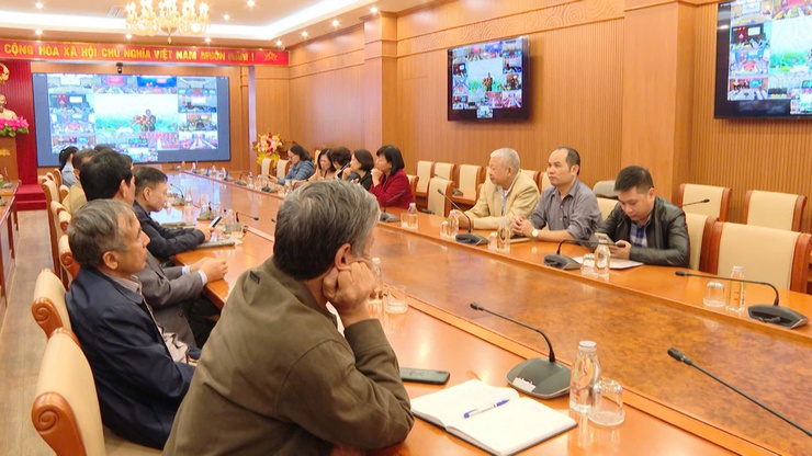 Xã Thanh Trì:  Dự trực tuyến Hội nghị toàn quốc tổng kết công tác tuyên giáo và dân vận năm 2025- Ảnh 4.