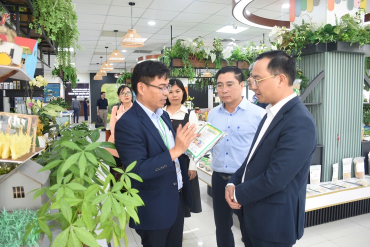 UBND XÃ ỨNG HÒA LÀM VIỆC VỚI HỌC VIỆN NÔNG NGHIỆP VIỆT NAM VỀ ĐỊNH HƯỚNG PHÁT TRIỂN NÔNG NGHIỆP GIAI ĐOẠN 2026–2030.- Ảnh 5.