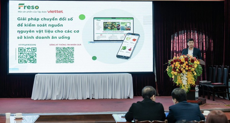 Phường Yên Hòa tổ chức Hội nghị triển khai xây dựng mô hình “Tuyến phố an toàn thực phẩm có kiểm soát” gắn với mô hình “Tuyến phố thương mại 4.0 - Không dùng tiền mặt”, “Tuyến phố văn minh đô thị”- Ảnh 5.