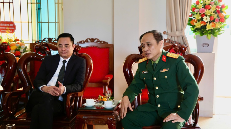 Lãnh đạo xã Tam Hưng thăm, chúc mừng Ban chỉ huy Phòng thủ Khu vực 5 - Thanh Oai nhân kỷ niệm Ngày thành lập Quân đội nhân dân Việt Nam- Ảnh 2.