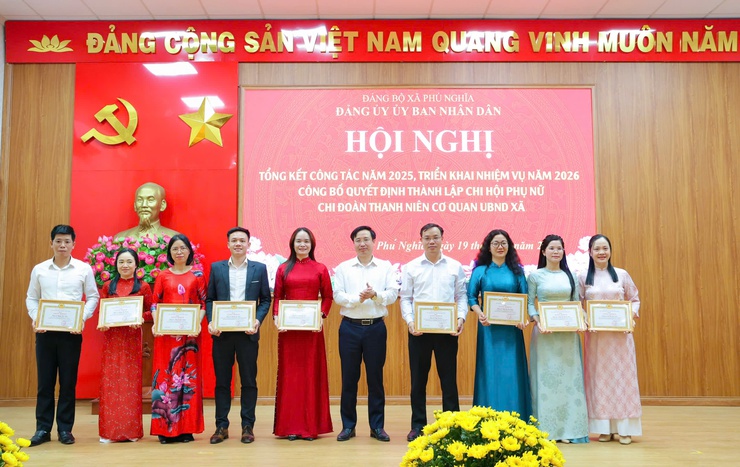 Đảng ủy UBND xã Phú Nghĩa tổng kết công tác năm 2025, triển khai nhiệm vụ năm 2026; Công bố Quyết định thành lập Chi hội Phụ nữ, Chi đoàn Thanh niên Cơ quan UBND xã- Ảnh 5.