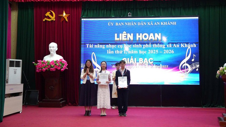 Liên hoan tài năng nhạc cụ học sinh phổ thông xã An Khánh lần thứ I năm học 2025 - 2026- Ảnh 9.