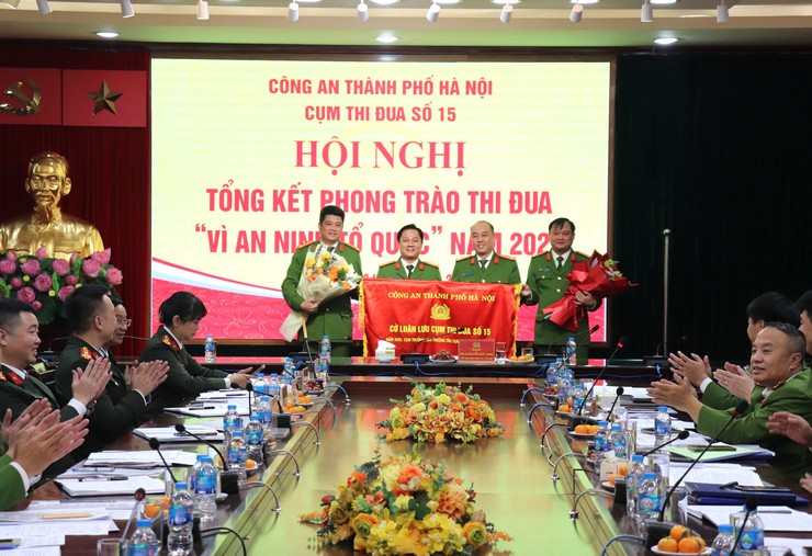 CỤM THI ĐUA SỐ 15 CÔNG AN THÀNH PHỐ ĐÓNG GÓP NHIỀU KẾT QUẢ NỔI BẬT CHO THÀNH TÍCH CHUNG CỦA CÔNG AN THỦ ĐÔ- Ảnh 1.