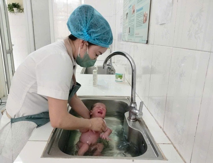 Khoa Phụ sản, Bệnh viện đa khoa Chương Mỹ: Đồng hành cùng sản phụ vượt cạn an toàn- Ảnh 3.