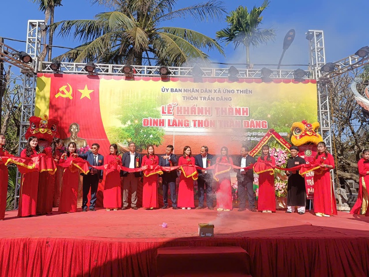 Thôn Lưu Khê và thôn Trần Đăng Xã Ứng Thiên tổ chức lễ khánh thành Đình làng: Gìn giữ và lan tỏa giá trị văn hóa truyền thống- Ảnh 11.