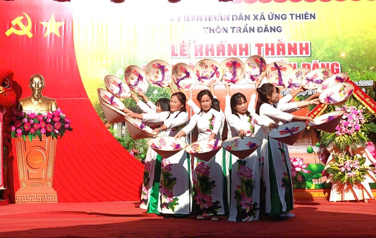 Thôn Lưu Khê và thôn Trần Đăng Xã Ứng Thiên tổ chức lễ khánh thành Đình làng: Gìn giữ và lan tỏa giá trị văn hóa truyền thống- Ảnh 10.