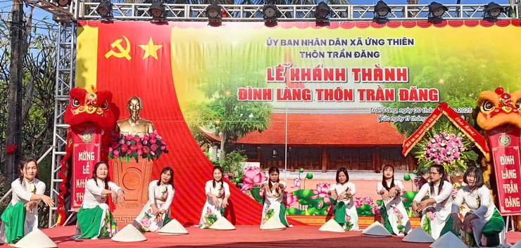 Thôn Lưu Khê và thôn Trần Đăng Xã Ứng Thiên tổ chức lễ khánh thành Đình làng: Gìn giữ và lan tỏa giá trị văn hóa truyền thống- Ảnh 16.