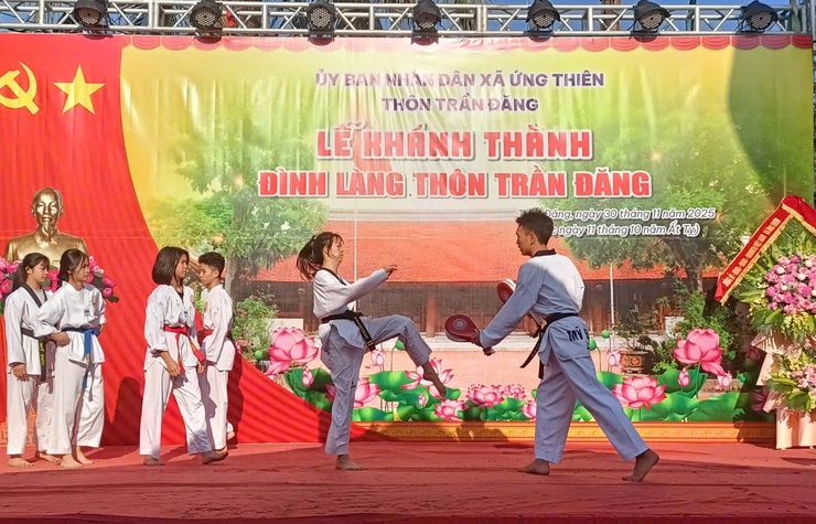 Thôn Lưu Khê và thôn Trần Đăng Xã Ứng Thiên tổ chức lễ khánh thành Đình làng: Gìn giữ và lan tỏa giá trị văn hóa truyền thống- Ảnh 14.