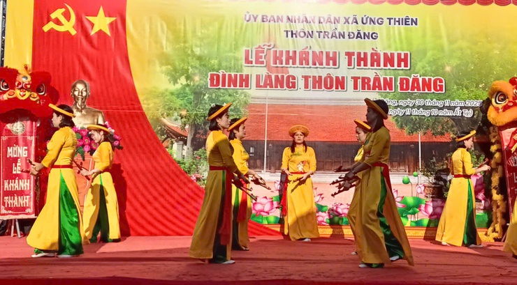 Thôn Lưu Khê và thôn Trần Đăng Xã Ứng Thiên tổ chức lễ khánh thành Đình làng: Gìn giữ và lan tỏa giá trị văn hóa truyền thống- Ảnh 15.