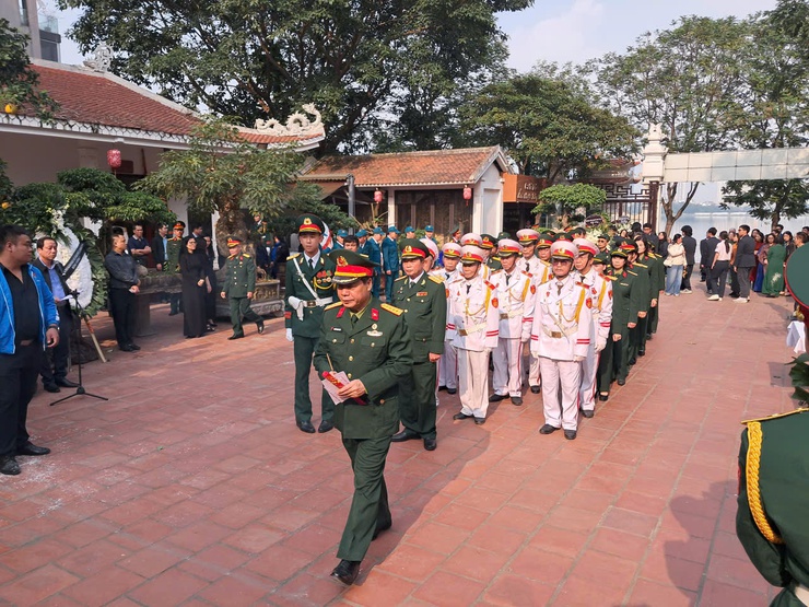 Trang trọng Lễ đón nhận, truy điệu và an táng hài cốt liệt sĩ Đặng Xuân Cảnh- Ảnh 2.