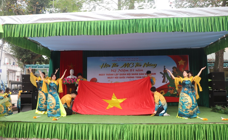 Trường THPT Nguyễn Bỉnh Khiêm tổ chức Hội thi "MC tài năng"- Ảnh 1.