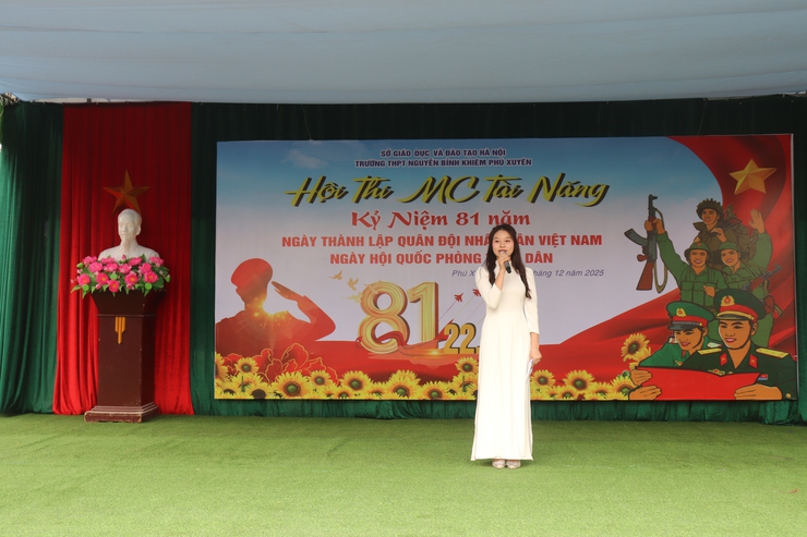 Trường THPT Nguyễn Bỉnh Khiêm tổ chức Hội thi "MC tài năng"- Ảnh 5.