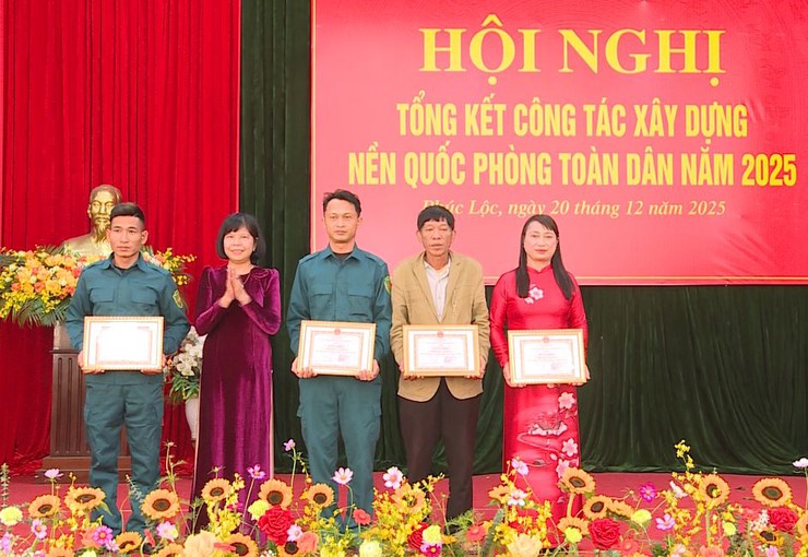 Xã Phúc Lộc tổ chức Hội nghị tổng kết công tác xây dựng nền quốc phòng toàn dân năm 2025- Ảnh 10.