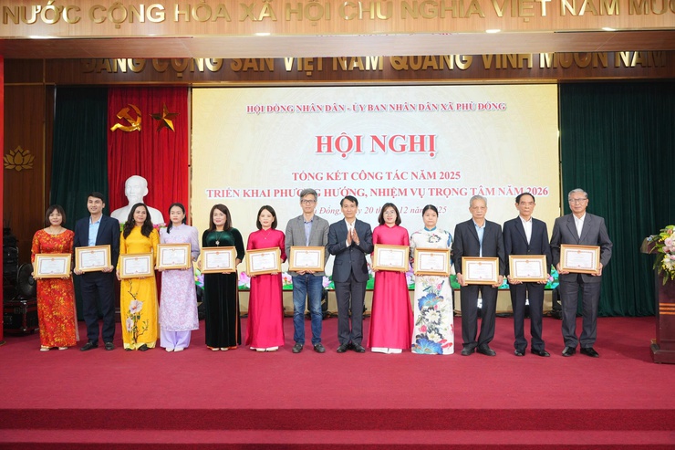 Xã Phù Đổng tổ chức hội nghị tổng kết hoạt động của HĐND – UBND xã năm 2025- Ảnh 6.