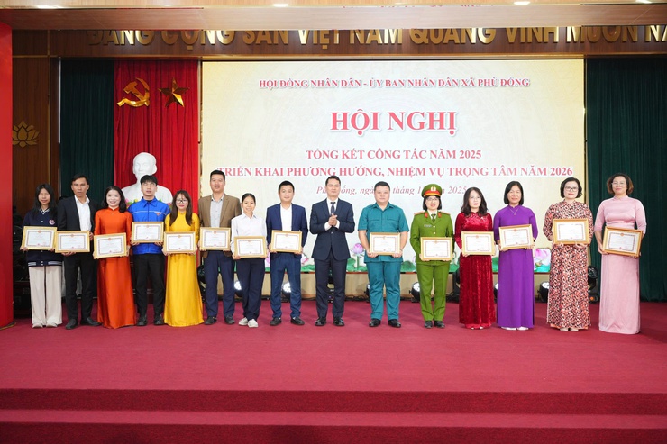 Xã Phù Đổng tổ chức hội nghị tổng kết hoạt động của HĐND – UBND xã năm 2025- Ảnh 5.