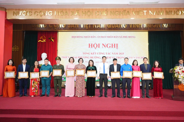 Xã Phù Đổng tổ chức hội nghị tổng kết hoạt động của HĐND – UBND xã năm 2025- Ảnh 4.
