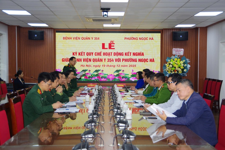 Phường Ngọc Hà và Bệnh viện Quân y 354 ký kết Quy chế hoạt động kết nghĩa- Ảnh 2.