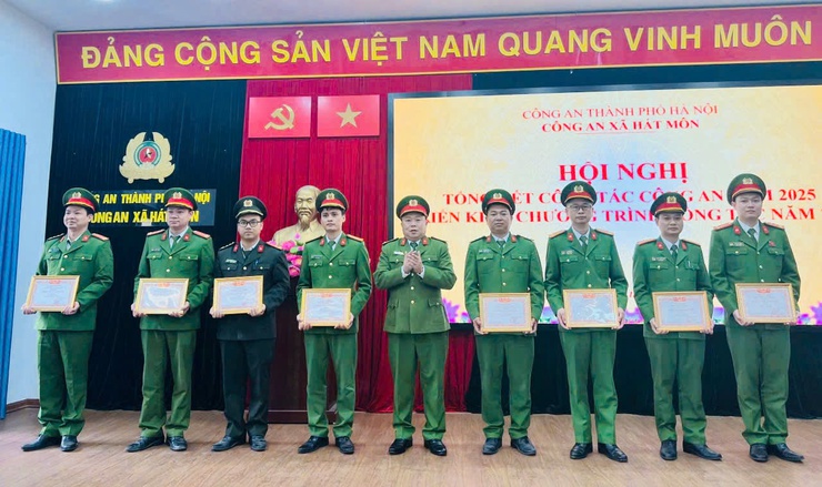 CÔNG AN XÃ HÁT MÔN TỔ CHỨC HỘI NGHỊ TỔNG KẾT CÔNG TÁC NĂM 2025, TRIỂN KHAI CHƯƠNG TRÌNH CÔNG TÁC NĂM 2026- Ảnh 3.