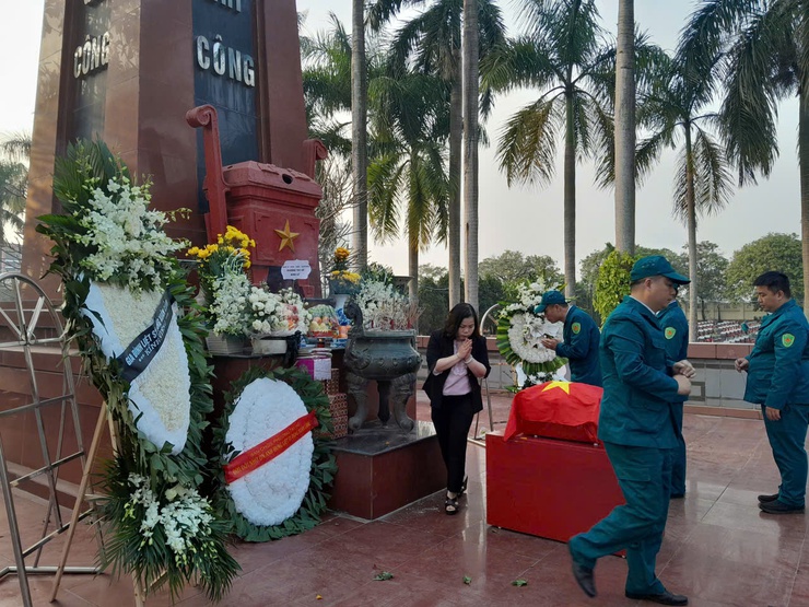 Trang trọng Lễ đón nhận, truy điệu và an táng hài cốt liệt sĩ Đặng Xuân Cảnh- Ảnh 6.