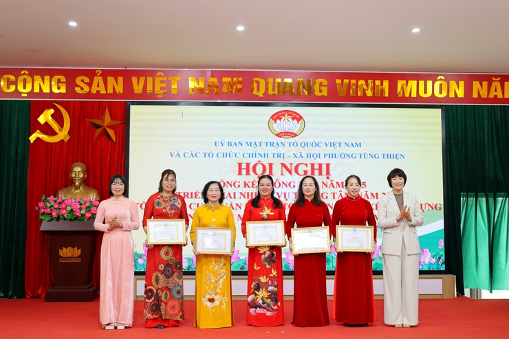Phường Tùng Thiện tổ chức Hội nghị tổng kết công tác mặt trận và các tổ chức chính trị - xã hội năm 2025- Ảnh 5.