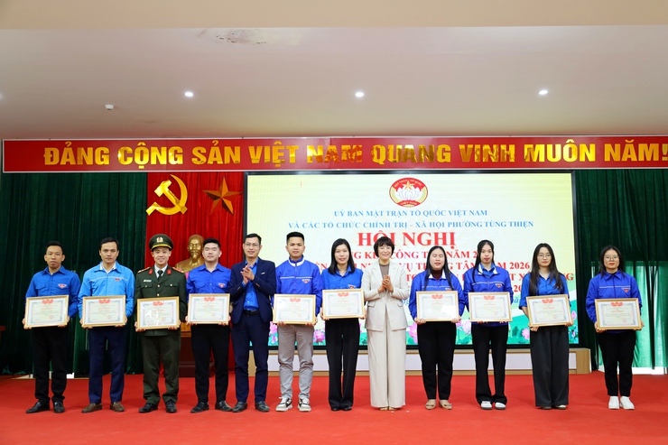 Phường Tùng Thiện tổ chức Hội nghị tổng kết công tác mặt trận và các tổ chức chính trị - xã hội năm 2025- Ảnh 6.