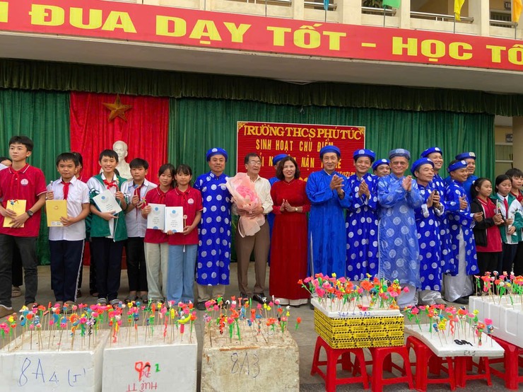 Lớp truyền dạy di sản văn hóa phi vật thể “Tò he” - Ảnh 2.