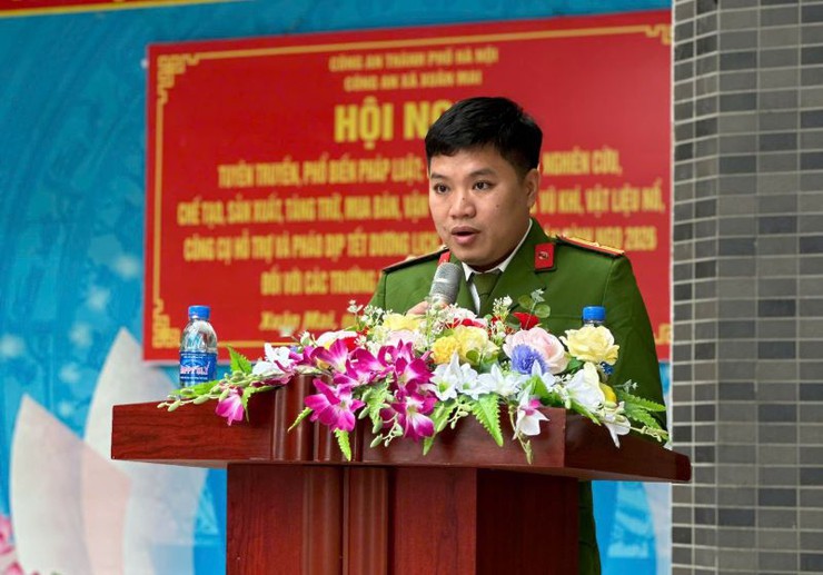 Công an xã Xuân Mai tuyên truyền pháp luật, ký cam kết không vi phạm về vũ khí, vật liệu nổ và pháo dịp Tết- Ảnh 8.