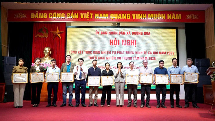 Hội nghị tổng kết thực hiện nhiệm vụ phát triển kinh tế - xã hội năm 2025; phương hướng, nhiệm vụ trọng tâm năm 2026- Ảnh 11.