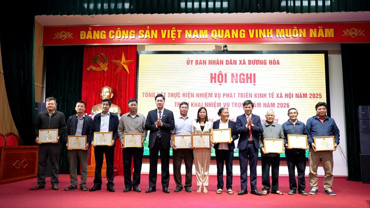 Hội nghị tổng kết thực hiện nhiệm vụ phát triển kinh tế - xã hội năm 2025; phương hướng, nhiệm vụ trọng tâm năm 2026- Ảnh 9.