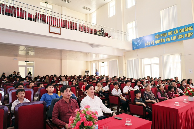 Xã Quảng Bị chiếu phim “Mưa đỏ” miễn phí phục vụ Nhân dân, lan tỏa tinh thần yêu nước- Ảnh 2.