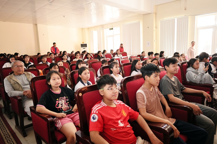 Xã Quảng Bị chiếu phim “Mưa đỏ” miễn phí phục vụ Nhân dân, lan tỏa tinh thần yêu nước- Ảnh 6.