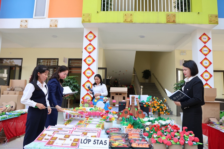 Trường Mầm non Đông Sơn (xã Phú Nghĩa) tổ chức Hội thi “Đồ dùng tự tạo” năm học 2025-2026- Ảnh 3.