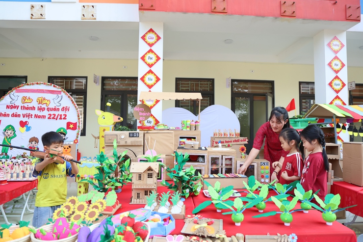 Trường Mầm non Đông Sơn (xã Phú Nghĩa) tổ chức Hội thi “Đồ dùng tự tạo” năm học 2025-2026- Ảnh 6.