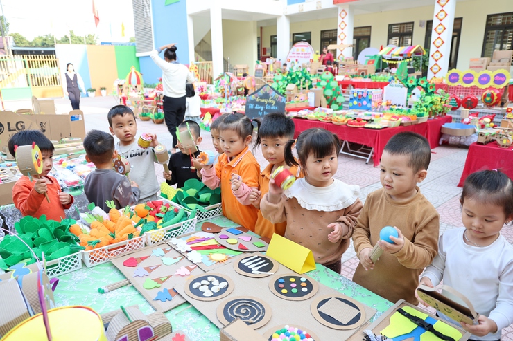 Trường Mầm non Đông Sơn (xã Phú Nghĩa) tổ chức Hội thi “Đồ dùng tự tạo” năm học 2025-2026- Ảnh 8.