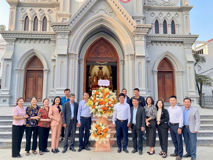 Xã Hồng Vân: Thăm tặng quà các cơ sở tôn giáo nhân dịp lễ Giáng sinh năm 2025- Ảnh 3.