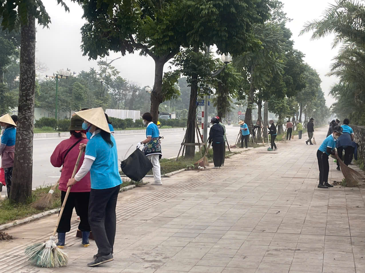 Phường Bồ Đề ra quân vệ sinh môi trường, chỉnh trang đô thị đón xuân Bính Ngọ 2026- Ảnh 3.