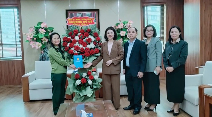 Lãnh đạo phường Bồ Đề thăm, chúc mừng Ban Chỉ huy Quân sự phường và các đơn vị quân đội trên địa bàn - Ảnh 10.