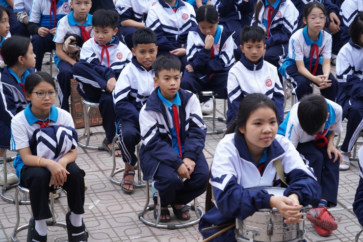 Chương trình ngoại khóa “Tiếp lửa truyền thống – vững bước tương lai” chào mừng 81 năm Ngày thành lập Quân đội Nhân dân Việt Nam (22/12/1944 – 22/12/2025)- Ảnh 9.