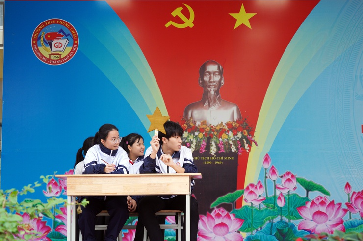 Chương trình ngoại khóa “Tiếp lửa truyền thống – vững bước tương lai” chào mừng 81 năm Ngày thành lập Quân đội Nhân dân Việt Nam (22/12/1944 – 22/12/2025)- Ảnh 16.