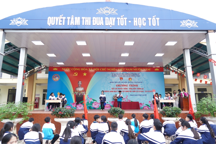 Chương trình ngoại khóa “Tiếp lửa truyền thống – vững bước tương lai” chào mừng 81 năm Ngày thành lập Quân đội Nhân dân Việt Nam (22/12/1944 – 22/12/2025)- Ảnh 18.