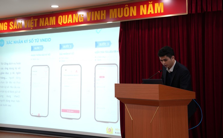 Tập huấn triển khai Chiến dịch hướng dẫn người dân tạo và sử dụng chữ ký số trên ứng dụng VNeID- Ảnh 4.